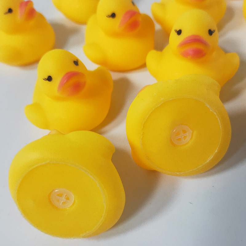 Wind-Up Swimming Duck Bath Toy โ photo 3