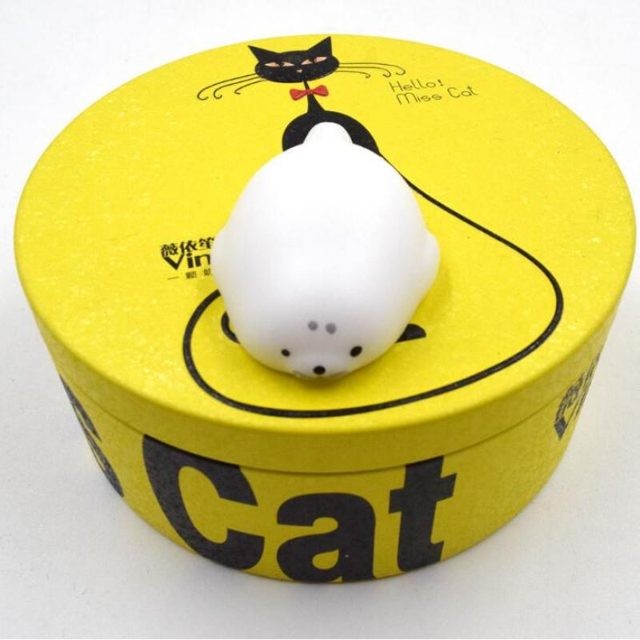 Sitting White Seal Mochi