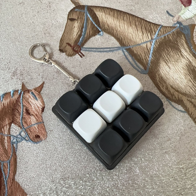 9-Key Keyboard Clicker Keychain Fidget โ photo 4
