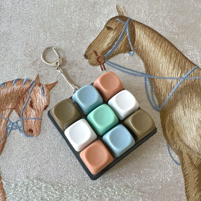9-Key Keyboard Clicker Keychain Fidget โ photo 5