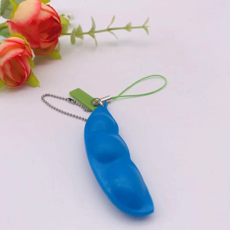 Squeeze-a-Bean Edamame Pea Pod Keychain — photo 2