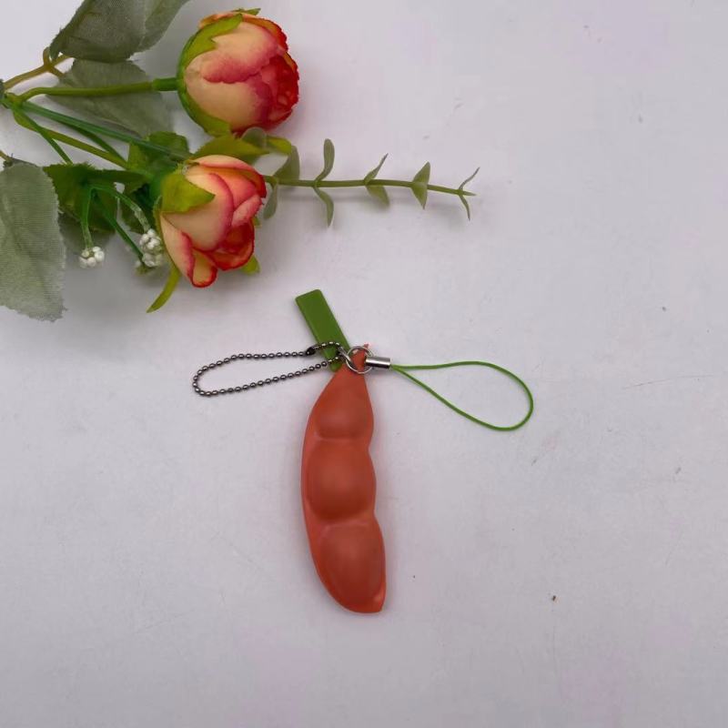 Squeeze-a-Bean Edamame Pea Pod Keychain — photo 3