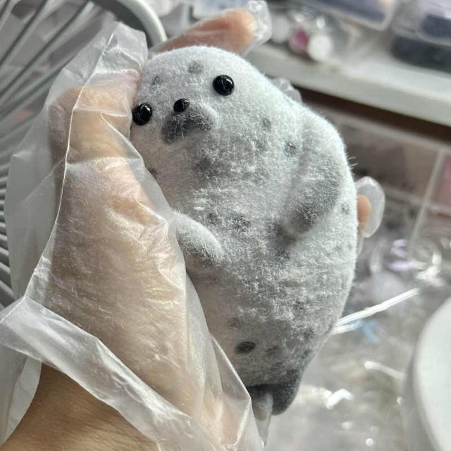 Fuzzy Flocked Baby Seal Squishy — photo 2