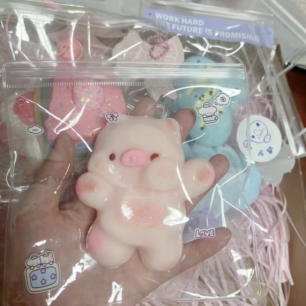 Waving Pink Piggy Squishy โ photo 2