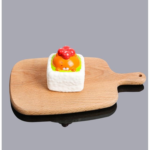 Sleepy Bear Berry Cake Squishy
