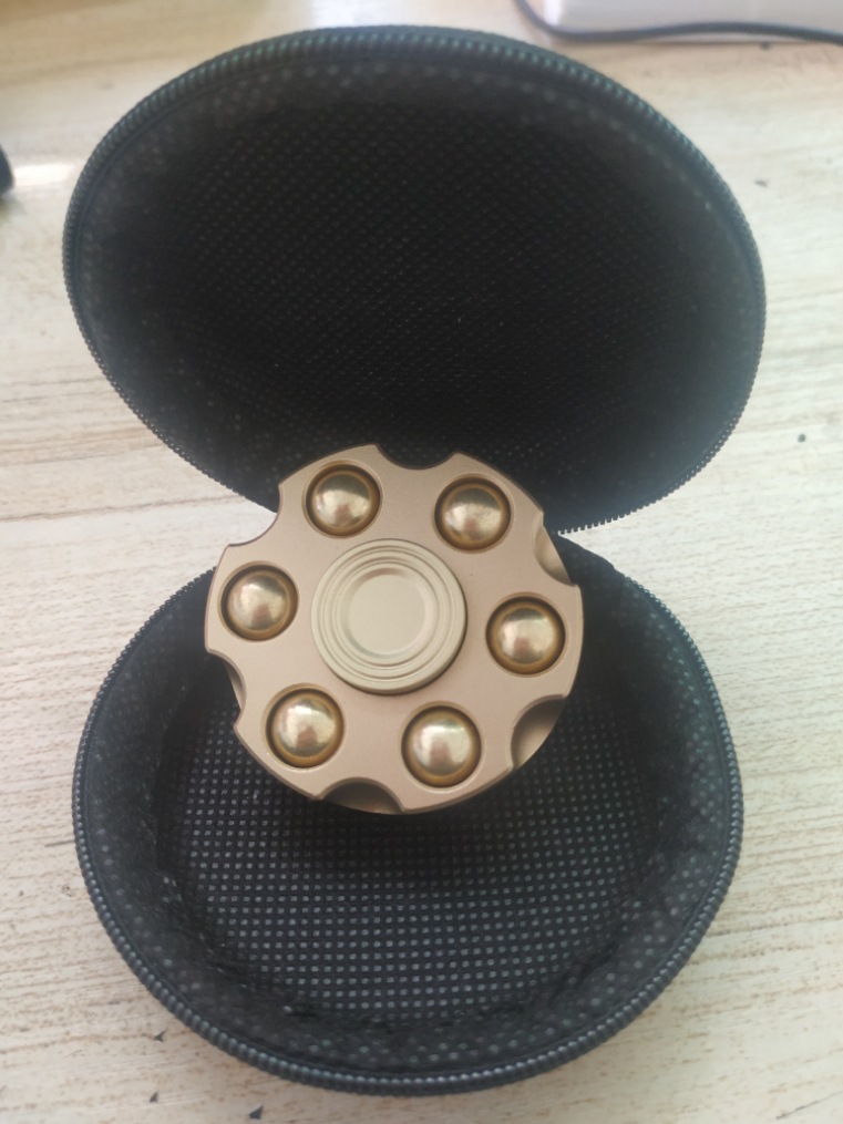 Revolver Cylinder Spinning Fidget Toy โ photo 3