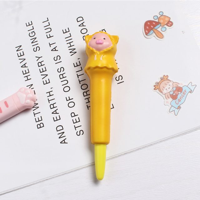 Raincoat Piggy Squishy Gel Pen